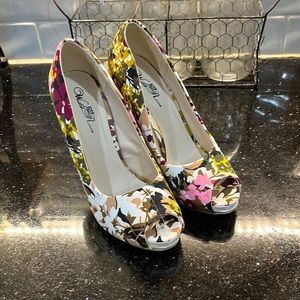 Pretty Floral Heels